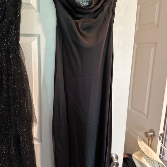 Black tie wedding guest dress - Picture 2 of 3
